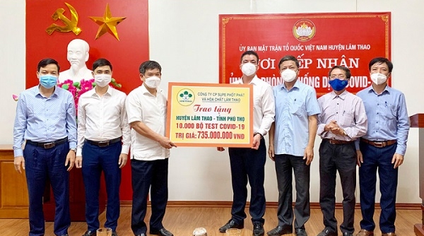 Huyện Lâm Thao (Phú Thọ) tiếp nhận ủng hộ công tác phòng chống dịch Covid-19