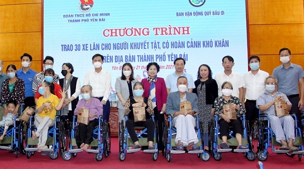 Yên Bái: Trao 30 xe lăn cho người khuyết tật có hoàn cảnh khó khăn