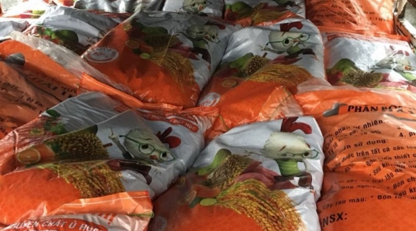 Tiền Giang: Phát hiện 10 tấn phân bón hữu cơ vi phạm nhãn hàng hóa