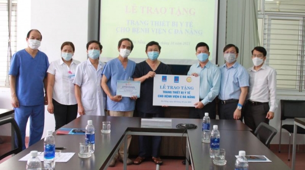 Công ty CP Lọc hóa dầu Bình Sơn trao tặng thiết bị y tế cho Bệnh viện C Đà Nẵng
