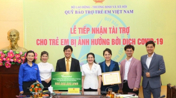 Vinanutrifood trao tặng hơn 500 triệu đồng cho trẻ em Việt Nam