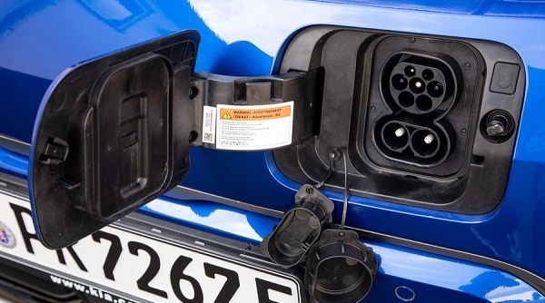 Ô tô điện liệu có an toàn hơn ô tô xăng?