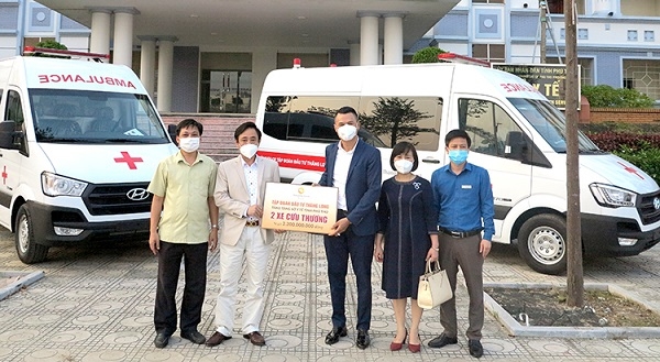 Phú Thọ: Tiếp nhận 2 xe cứu thương chuyên dụng phục vụ phòng chống dịch Covid-19