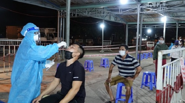 Đà Nẵng: Lấy 3.000 mẫu xét nghiệm trong đêm tại cảng cá lớn nhất miền Trung