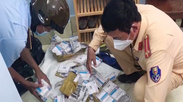An Giang bắt giữ đối tượng vận chuyển 400 hộp thuốc tân dược nghi vấn nhập lậu