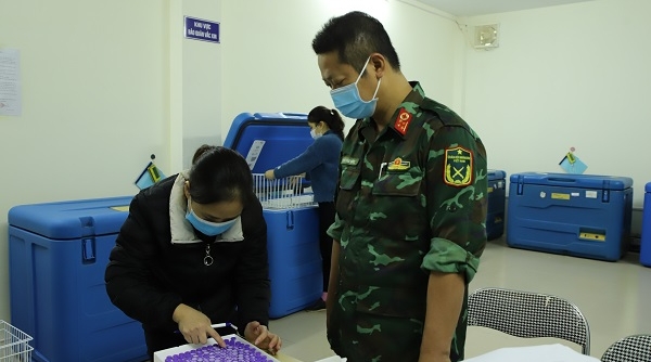 Lào Cai tiếp nhận gần 35.000 liều vaccine Pfizer