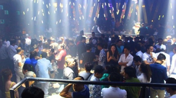 Thành phố Hồ Chí Minh lại yêu cầu tạm dừng hoạt động quán bar, karaoke, vũ trường