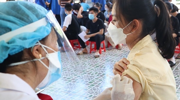 Bình Phước tiêm vaccine phòng Covid-19 cho hơn 48.000 trẻ từ 16-17 tuổi