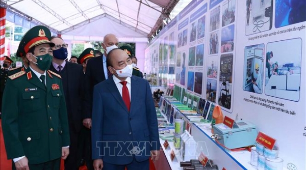 Chủ tịch nước thăm, làm việc tại Trung tâm Nhiệt đới Việt-Nga