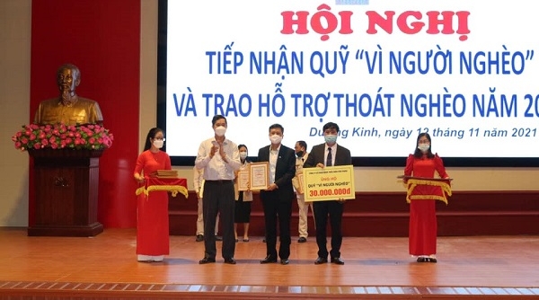 Nhựa Tiền Phong ủng hộ quỹ vì người nghèo tại Hải Phòng