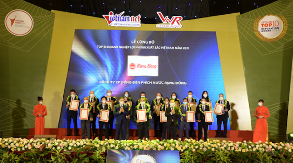 Vượt qua ảnh hưởng của dịch Covid-19, Rạng Đông được vinh doanh Top 50 doanh nghiệp lợi nhuận xuất sắc nhất Việt Nam 2021