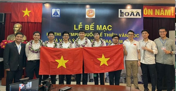 Đoàn học sinh Việt Nam đoạt 5 huy chương kỳ thi Olympic quốc tế IOAA 2021