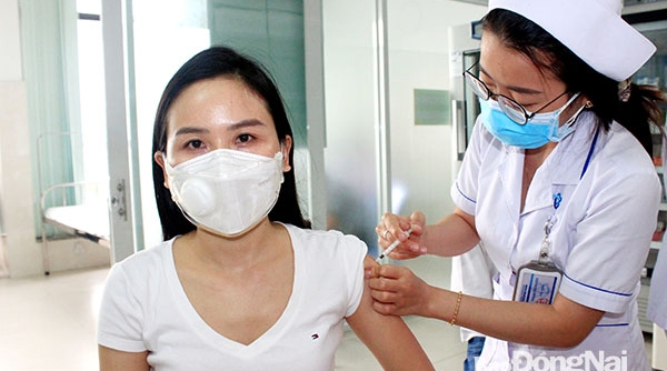 Đồng Nai đảm bảo người trên 18 tuổi được tiêm đủ 2 liều vaccine trước ngày 15/12