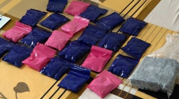 Công an Quảng Bình bắt 02 đối tượng, thu giữ 01 bánh heroin, 5.800 viên ma túy