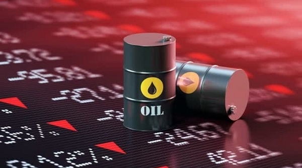 Giá xăng dầu ngày 24/12: Lấy lại đà tăng do tồn kho dầu thô của Mỹ giảm