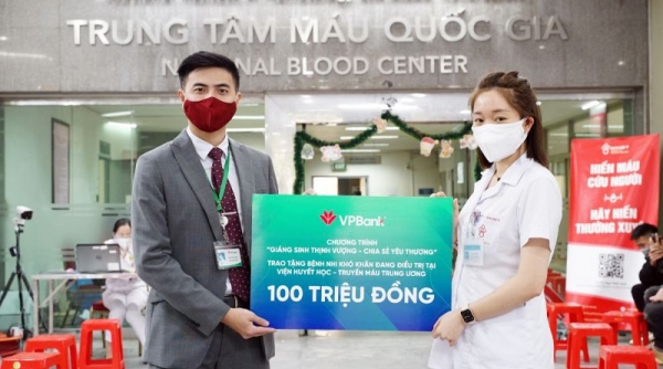 VPBank trao tặng 100 triệu đồng, hỗ trợ bệnh nhi khó khăn tại Viện Huyết học và Truyền máu Trung ương
