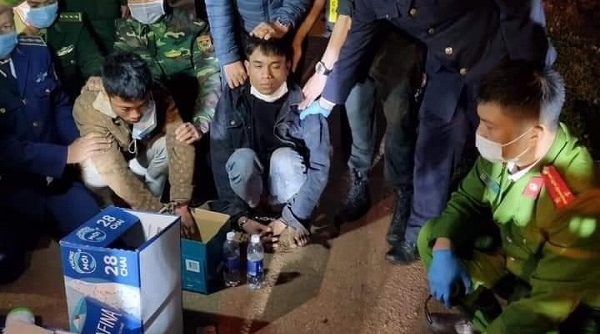 Quảng Trị: Bắt giữ hai đối tượng vận chuyển 2 kg ma túy đa, 12.000 viên ma túy tổng hợp