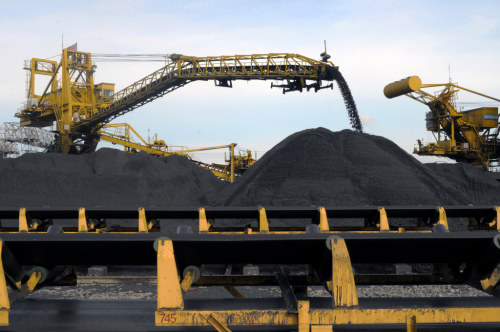 Lo ngại thiếu nguồn cung nguyên liệu, Indonesia cấm xuất khẩu than