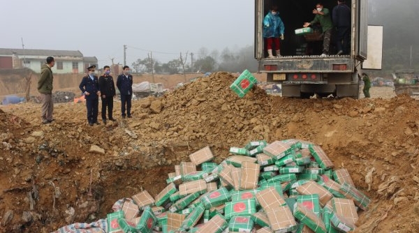 Lạng Sơn tiêu hủy 14 tấn lưỡi bò không đảm bảo an toàn thực phẩm