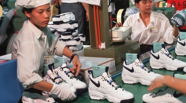 Vượt Trung Quốc, Việt Nam trở thành nơi sản xuất giày Nike lớn nhất thế giới