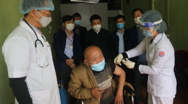 Bắc Ninh tổ chức tiêm vắc xin tại nhà cho người nguy cơ cao không đến được các điểm tiêm