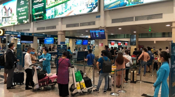 Sân bay Tân Sơn Nhất đón gần 75.000 lượt khách ngày 02/02