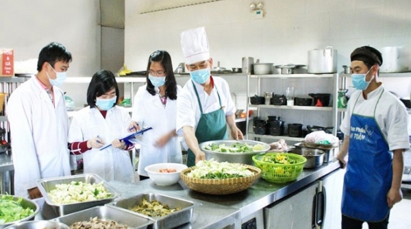 Tăng cường kiểm tra bảo đảm an toàn thực phẩm tại các điểm lễ hội Xuân 2022