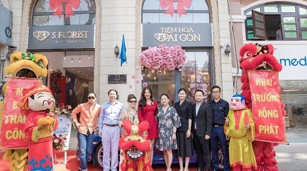 Á hậu Kim Duyên mở tiệm hoa ngoại nhập xinh xắn mang tên S Florist tại Sài thành