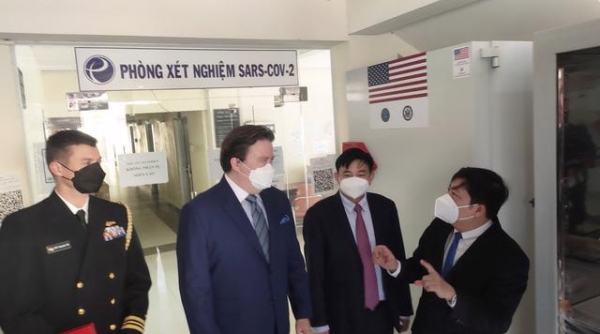 Việt Nam tiếp nhận 34 tủ đông âm sâu bảo quản vaccine Covid-19 từ Hoa Kỳ