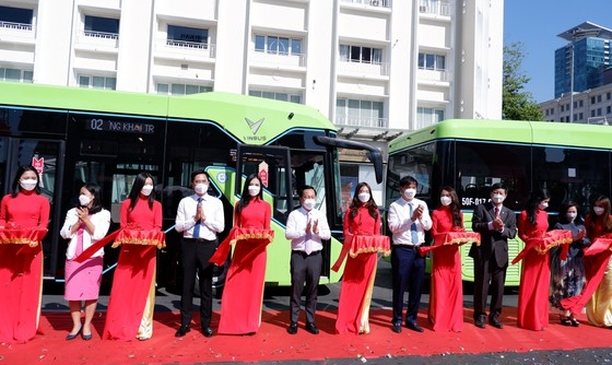 TP. Hồ Chí Minh khai trương tuyến xe buýt điện đầu tiên