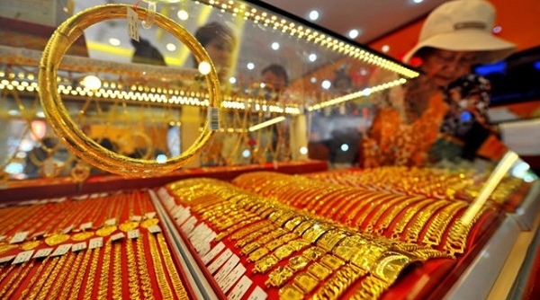 Giá vàng hôm nay 10/04: Vàng tăng sát mức 70 triệu đồng/lượng