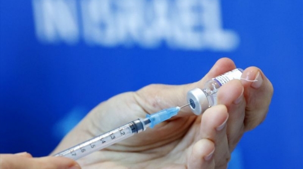 Mỹ cho phép tiêm vaccine mũi 4 cho những người từ 50 tuổi trở lên