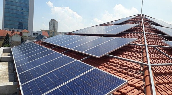 Mỹ khởi xướng điều tra chống lẩn tránh thuế đối với bin năng lượng mặt trời của Việt Nam