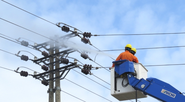 EVNNPC triển khai nhiều giải pháp giảm sự cố, nâng cao độ tin cậy cung cấp điện