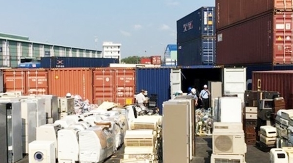 Khởi tố thêm 11 bị can trong vụ buôn lậu 1.282 container máy móc cũ