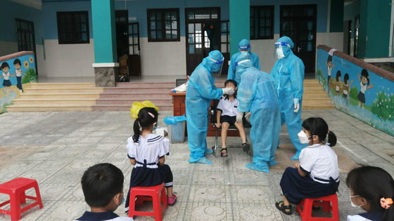 Ngày 16/04, TP. Hồ Chí Minh tổ chức tiêm vaccine ngừa Covid-19 cho học sinh lớp 6 