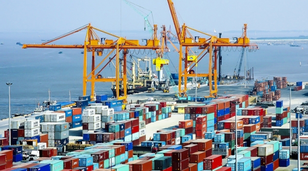 TP.HCM giải trình về chênh lệch thu phí hạ tầng cảng biển