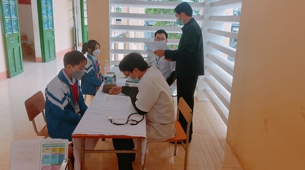 Lào Cai trong ngày đầu tiên thực hiện chiến dịch tiêm vaccine phòng Covid-19 cho trẻ từ 5 đến dưới 12 tuổi