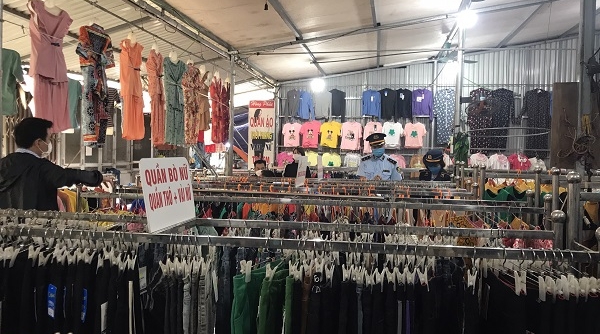 Phát hiện cơ sở kinh doanh quần áo giả mạo các nhãn hiệu được bảo hộ tại Việt Nam ở Hà Giang