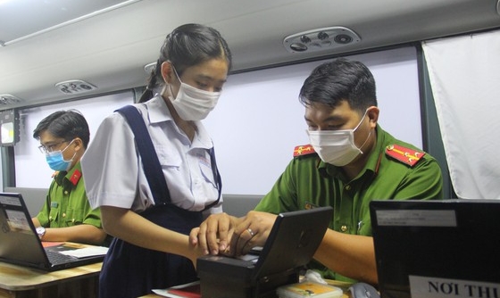 Công an TP. Hồ Chí Minh ưu tiên cấp căn cước công dân cho học sinh chuẩn bị thi THCS và THPT