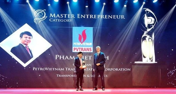 PVTrans nhận giải thưởng doanh nghiệp và doanh nhân xuất sắc 2021