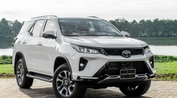 Toyota Fortuner cập nhật trang bị mới ra mắt tháng Năm