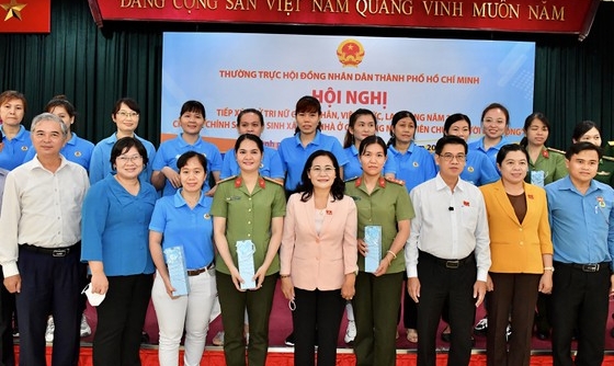 HĐND TP. Hồ Chí Minh tiếp xúc cử tri nữ công nhân, viên chức, lao động năm 2022