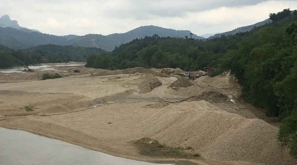 Một doanh nghiệp ở Lào Cai bị xử phạt 170 triệu đồng do lấn sông trái phép