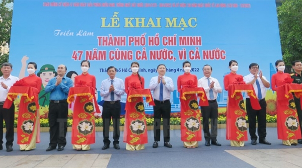 TP. Hồ Chí Minh khai mạc triển lãm ảnh 47 năm cùng cả nước, vì cả nước