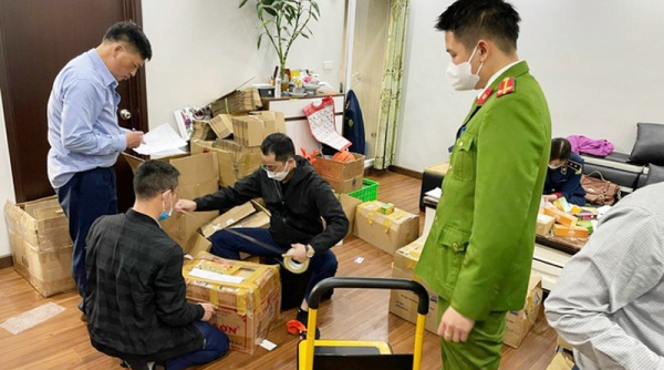 Công an quận Thanh Xuân khởi tố đối tượng buôn hàng giả trên các sàn thương mại điện tử
