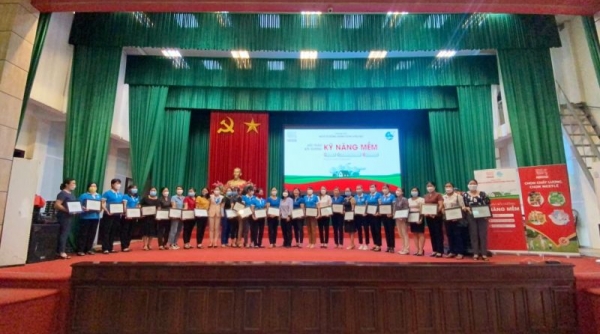 Gần 2.000 hội viên hội phụ nữ tham gia hội thảo bồi dưỡng kỹ năng mềm do Hội Liên hiệp Phụ nữ Việt Nam và Nestlé Việt Nam tổ chức