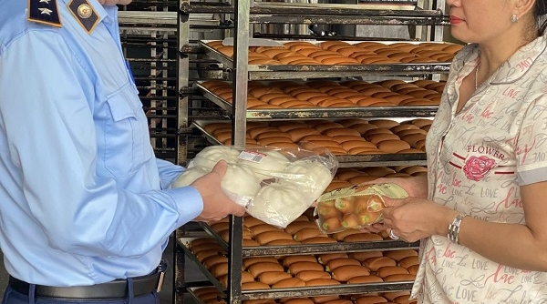 Phát hiện cơ sở sản xuất bánh mì, bánh bao không đảm bảo vệ sinh an toàn thực phẩm tại Nam Định