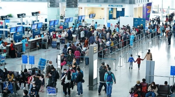 Gần 200.000 khách đổ về hai sân bay lớn nhất cả nước sau kỳ nghỉ lễ 30/04 - 01/05