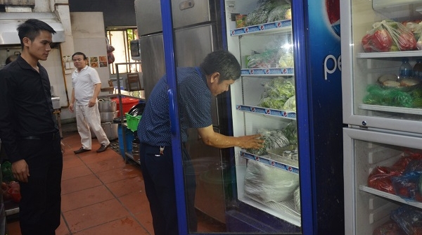 Quận Long Biên (Hà Nội): Xử lý nghiêm hành vi vi phạm an toàn thực phẩm trên địa bàn